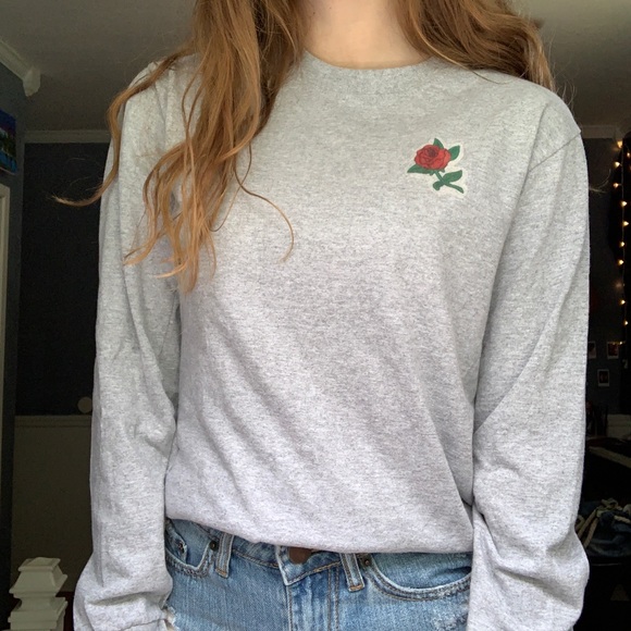 Gildan Tops - gray rose long sleeve tee